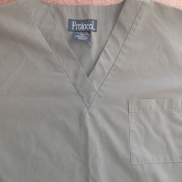 ❤️ Green Scrub Top Med 40 NWOT - Picture 5 of 10